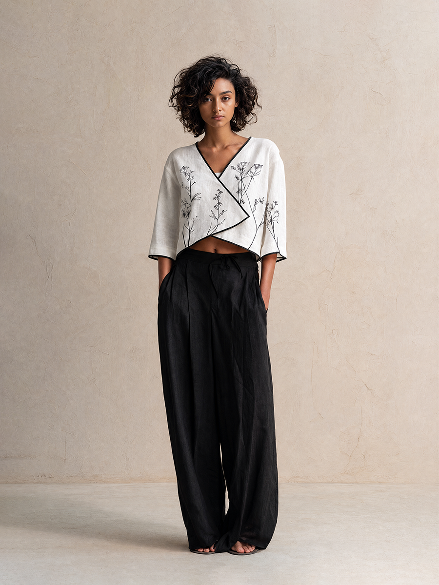 Women's Artistic Vintage Off-White Floral Print Cross-Front V-Neck Cropped-Sleeve Top & Black Wide-Leg Pants Set MDZ0925G5CMX