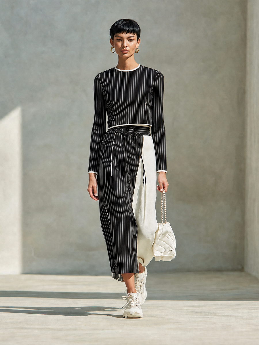 Women's Modern Black And White Pinstripe Knit Round Neck Long Sleeve Cropped Top And Contrast Wide-Leg Pants Two-Piece Set MDZ1436G2ZSQ