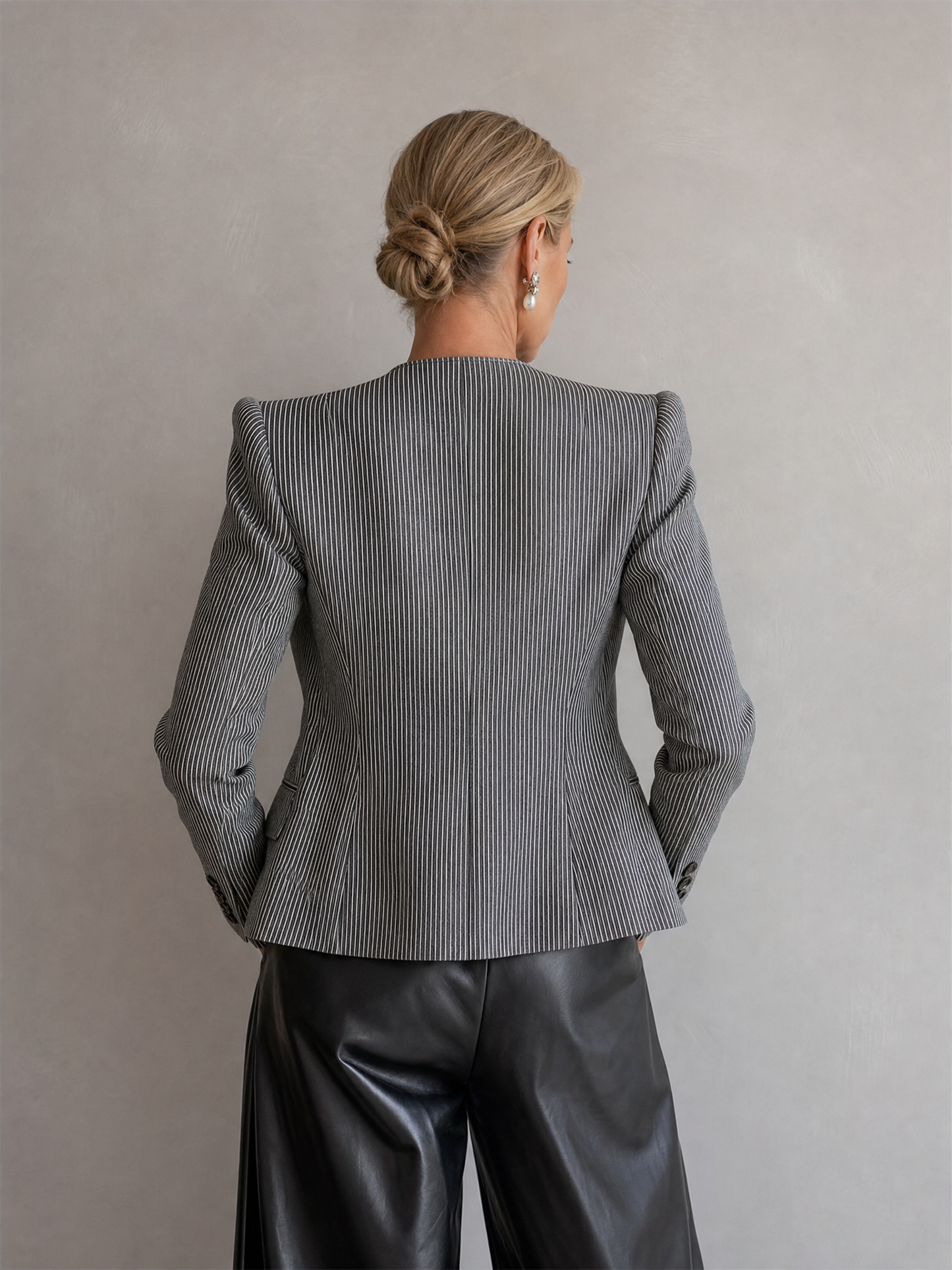 Women's Grey White Striped Woven Blazer With Standless Crew Neck & Cuff Button Accents, Minimalist Vintage Office Long Sleeve Jacket MDZ1552G7LYL